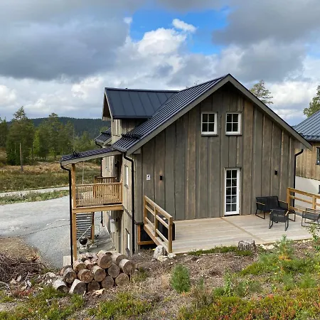 Modern Stuga Naera Skidbacken Jarvso Exterior photo