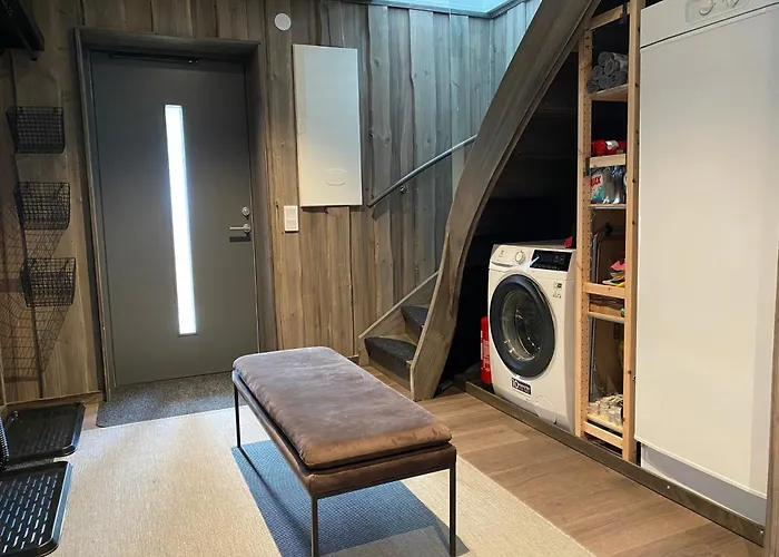 Modern Stuga Naera Skidbacken